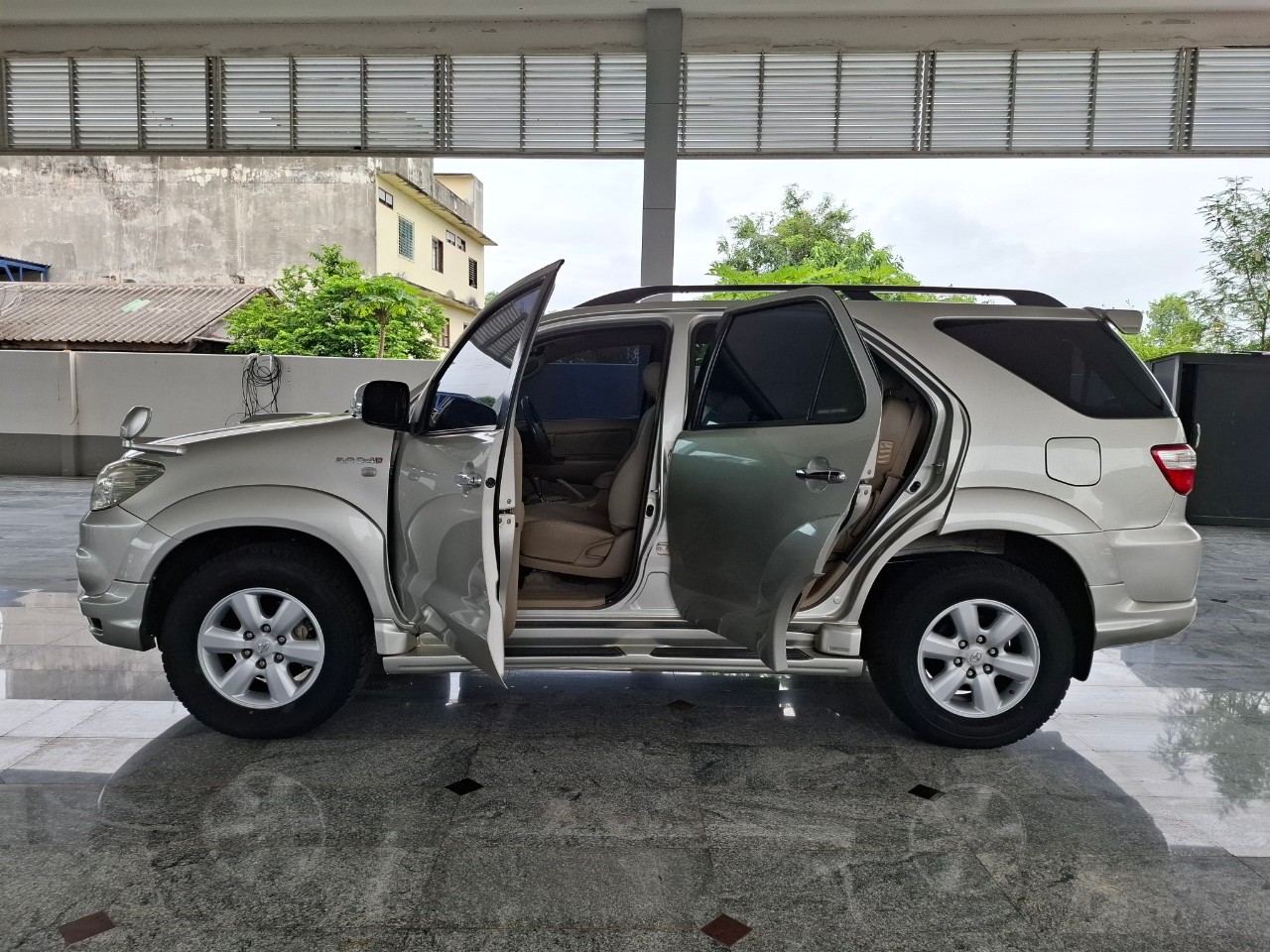 LINE_ALBUM_TOYOTA FORTUNER 3.0 D-4D AT 4×4 V ปี2008_240726_1