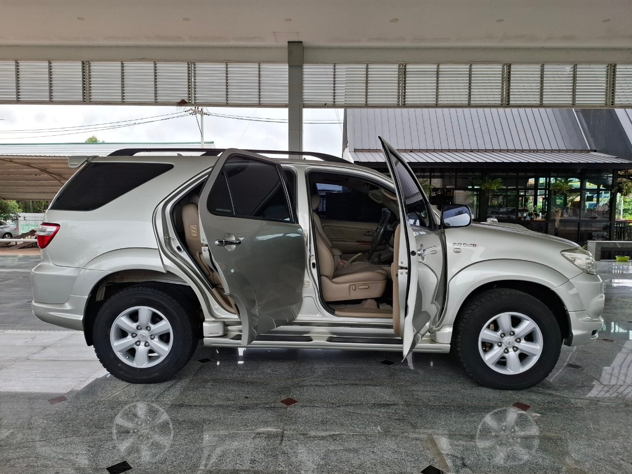 LINE_ALBUM_TOYOTA FORTUNER 3.0 D-4D AT 4×4 V ปี2008_240726_13