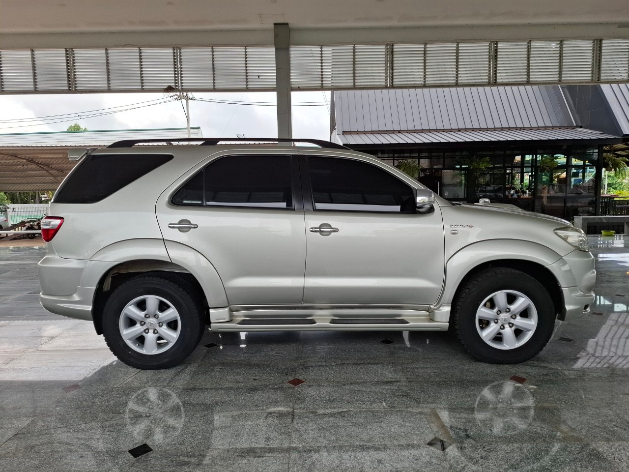 LINE_ALBUM_TOYOTA FORTUNER 3.0 D-4D AT 4×4 V ปี2008_240726_34