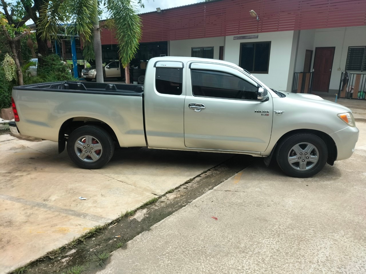 LINE_ALBUM_TOYOTA HILUX VIGO CAB2.5Eปี2006_๒๓๑๐๑๘_3